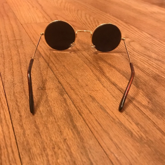 Gold rimmed round sunglasses - Picture 2 of 3